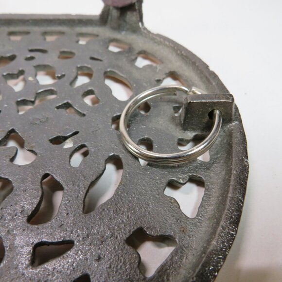 Vintage 1997 Old Dutch Design Cast Iron Oval Trivet, Copper Finish Victorian - Picture 9 of 10